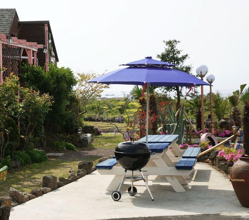 Lapaloma Pension Jeju Buitenkant foto