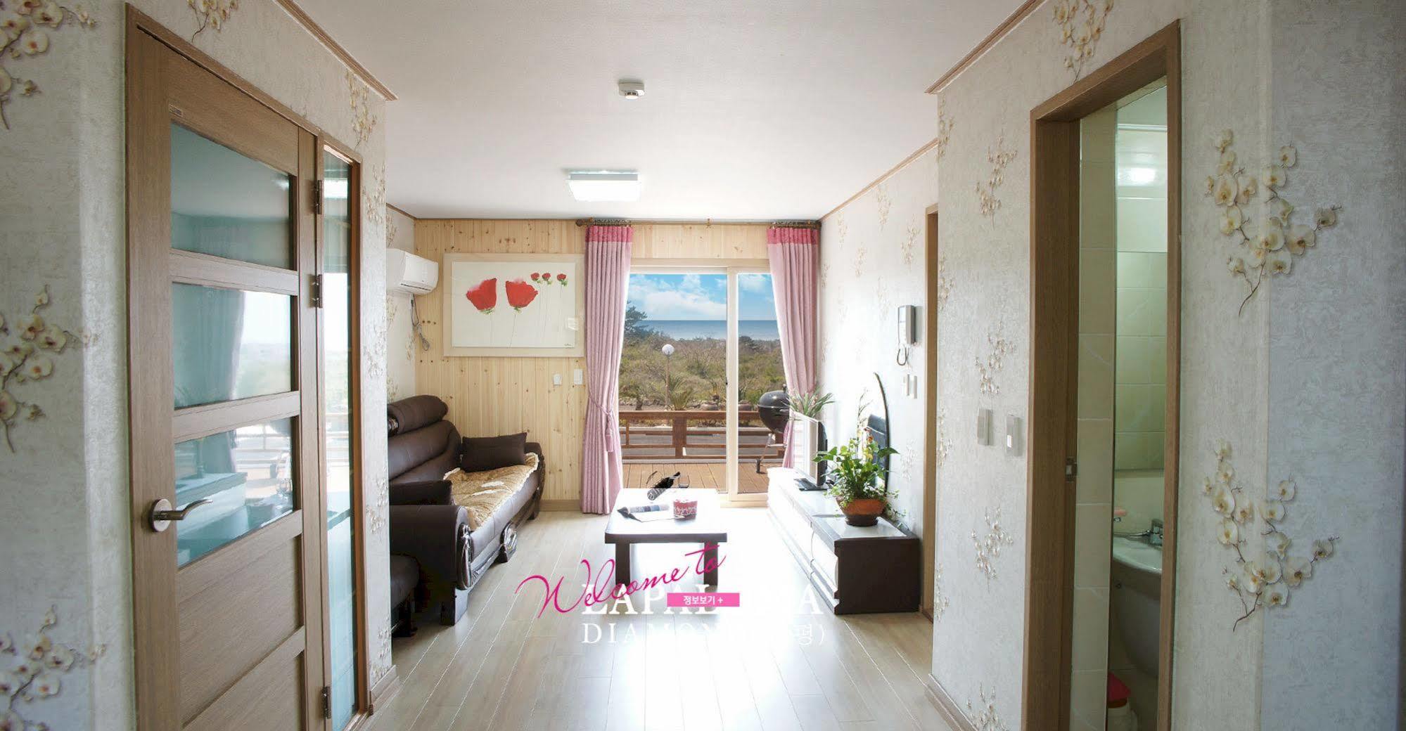 Lapaloma Pension Jeju Buitenkant foto